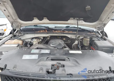 2002 Chevrolet Silverado 2500Hd z USA, uszkodzony, nr VIN 1GCHC23UX2F121008